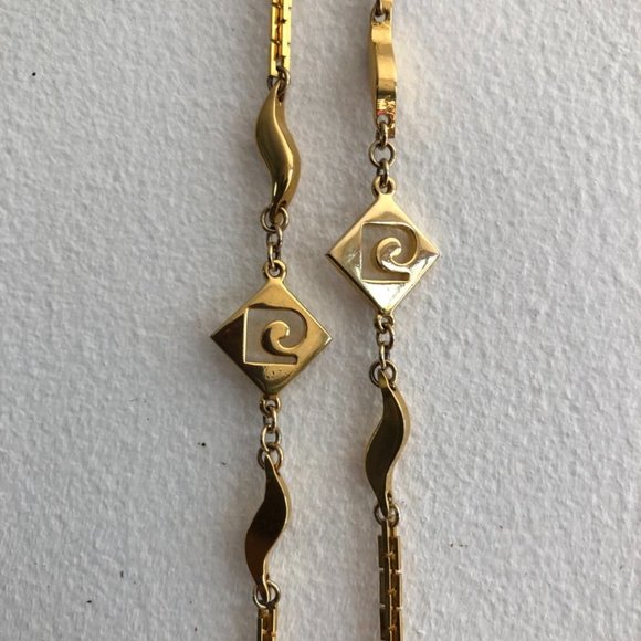 Vintage PIERRE CARDIN Gold Tone necklace - Picture 2 of 5